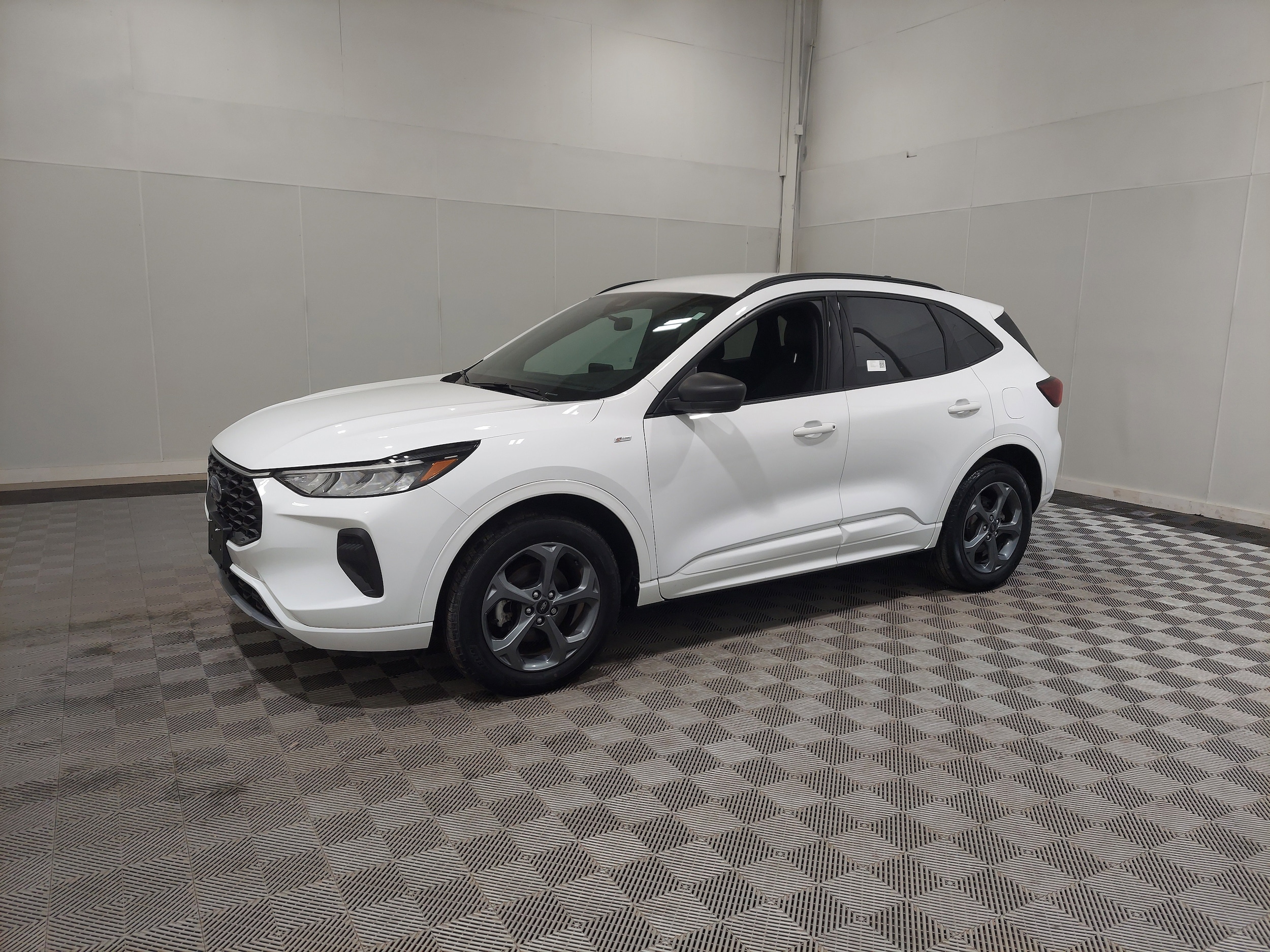 2023 Ford Escape ST-Line's photo