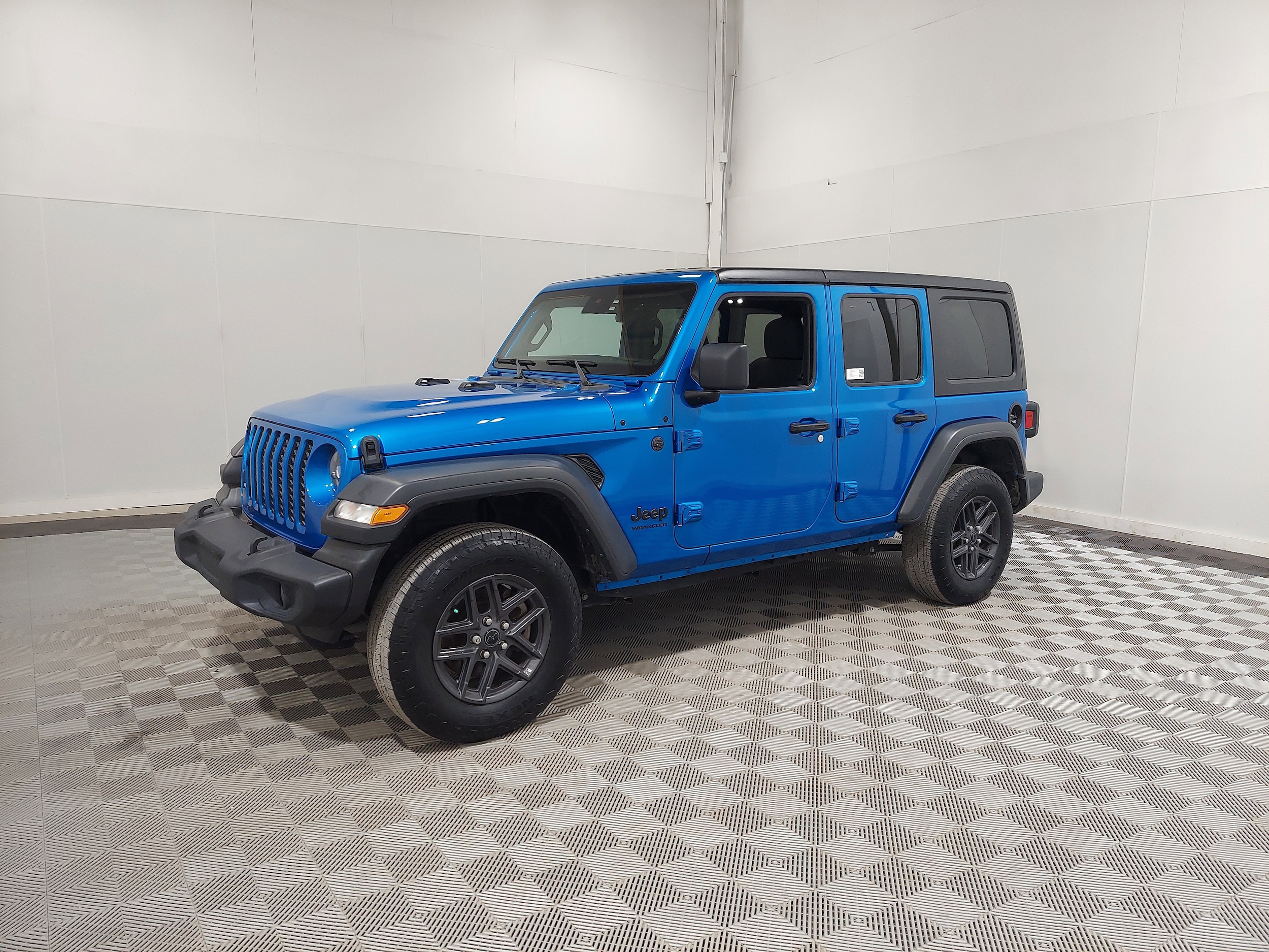 2024 Jeep Wrangler 4-Door Sport S's photo