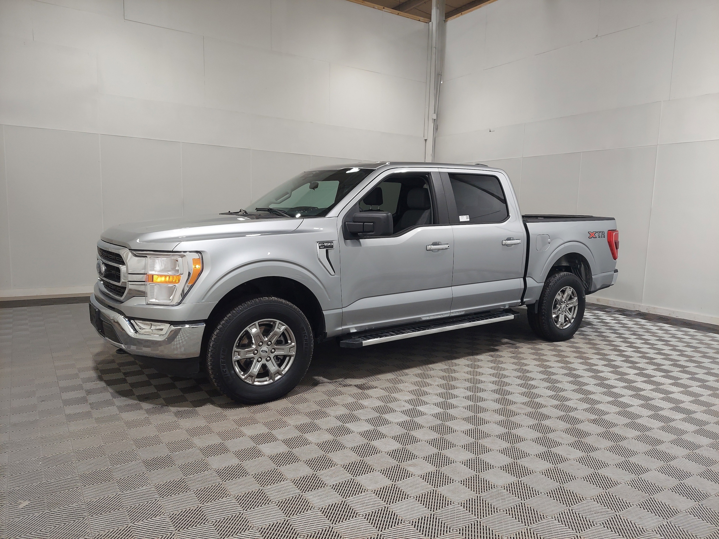 2023 Ford F-150 XLT's photo