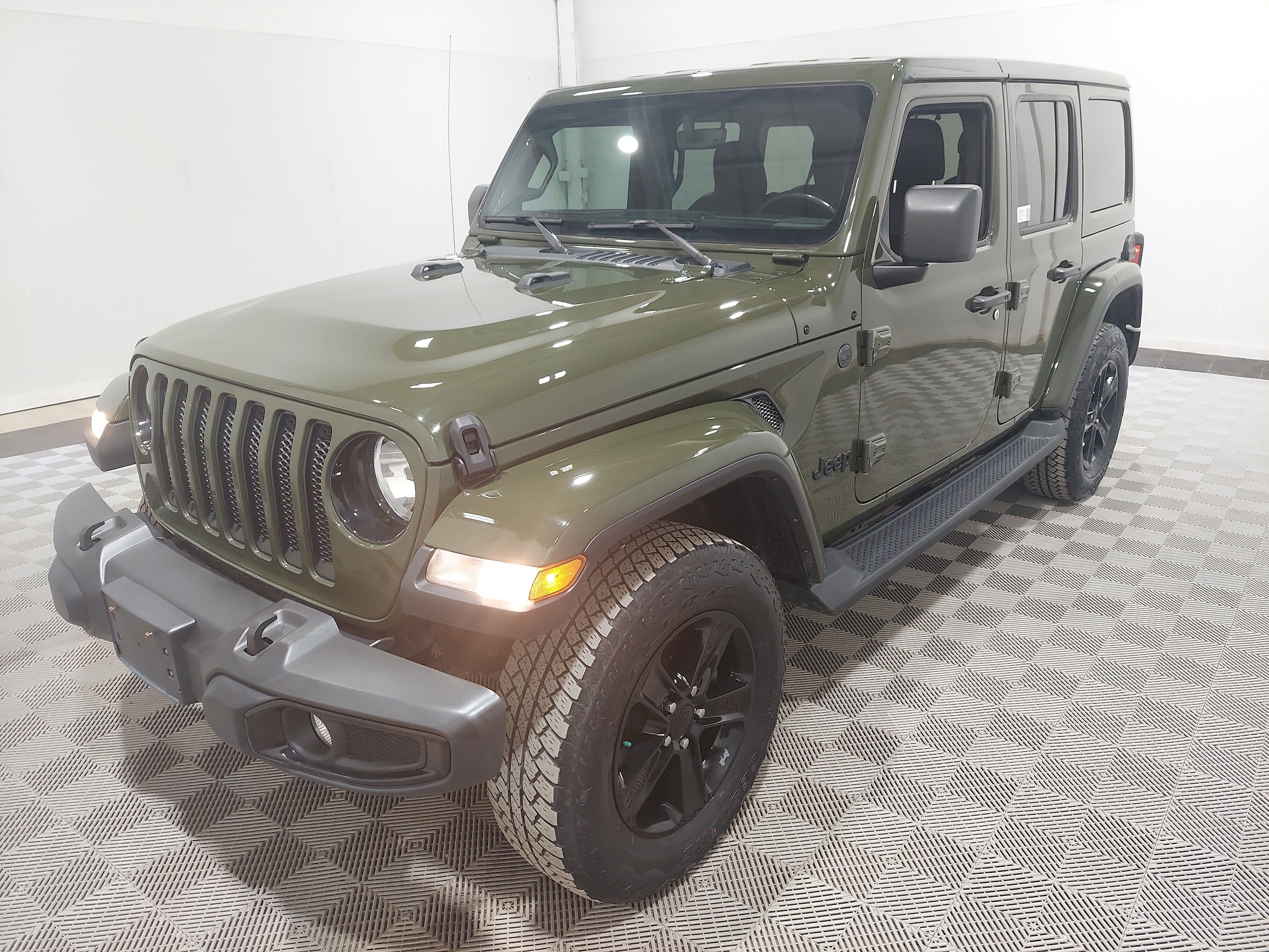 2023 Jeep Wrangler Sahara Altitude's photo