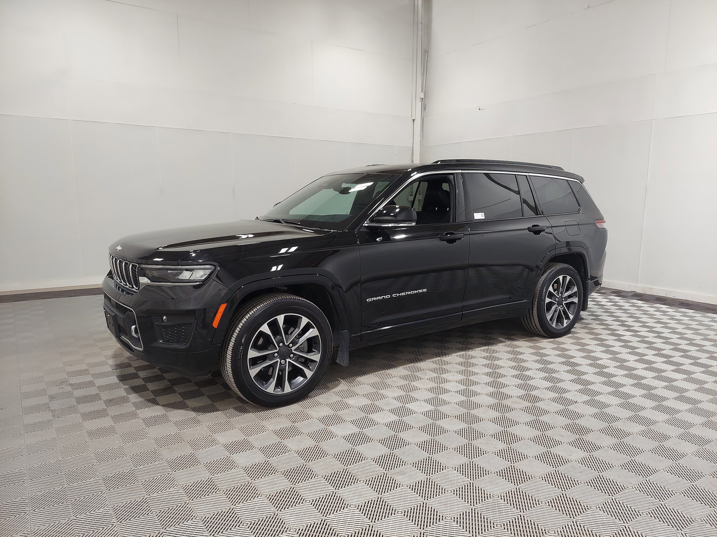 2024 Jeep Grand Cherokee L Overland's photo