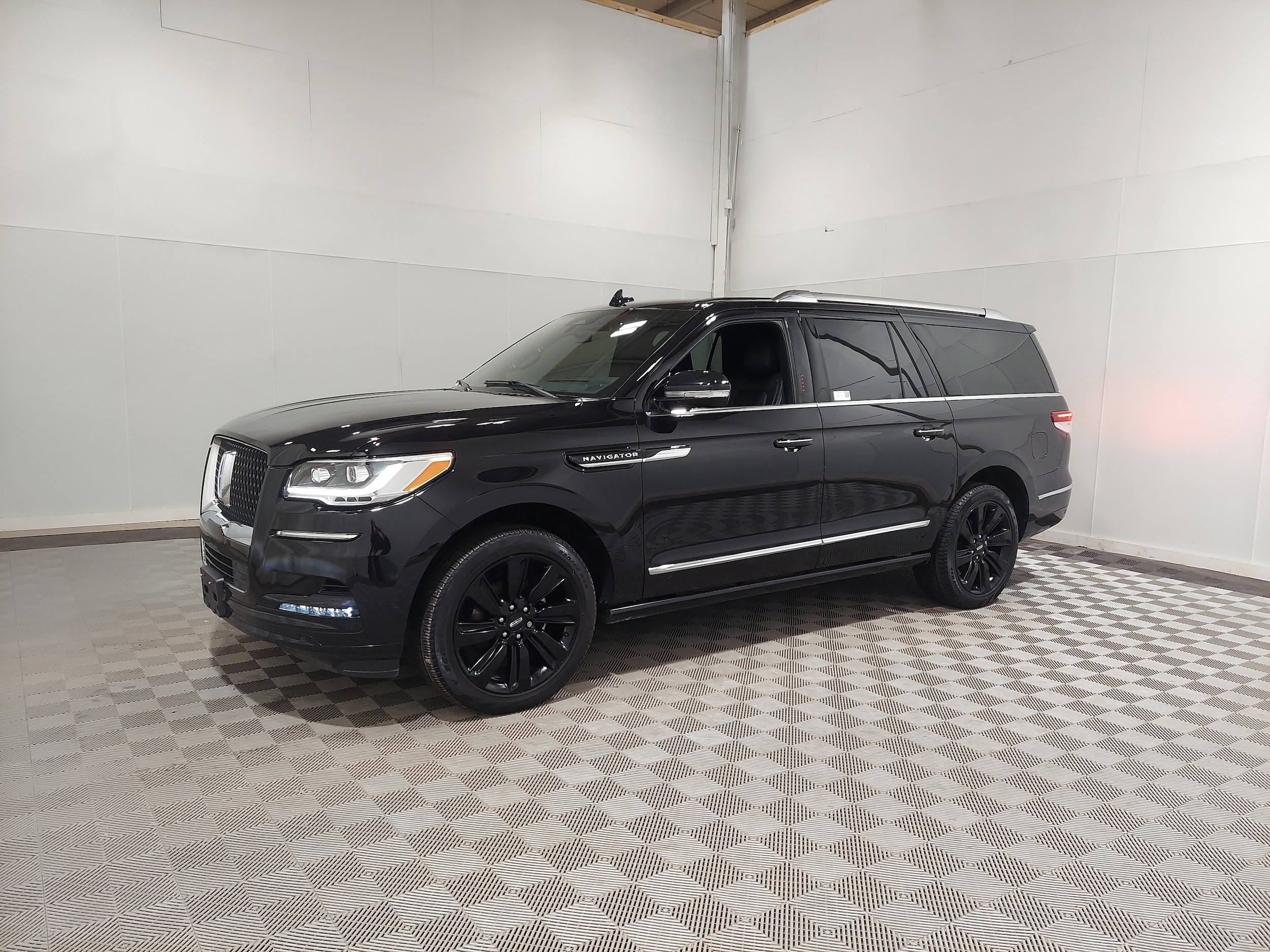 2023 Lincoln Navigator Reserve's photo