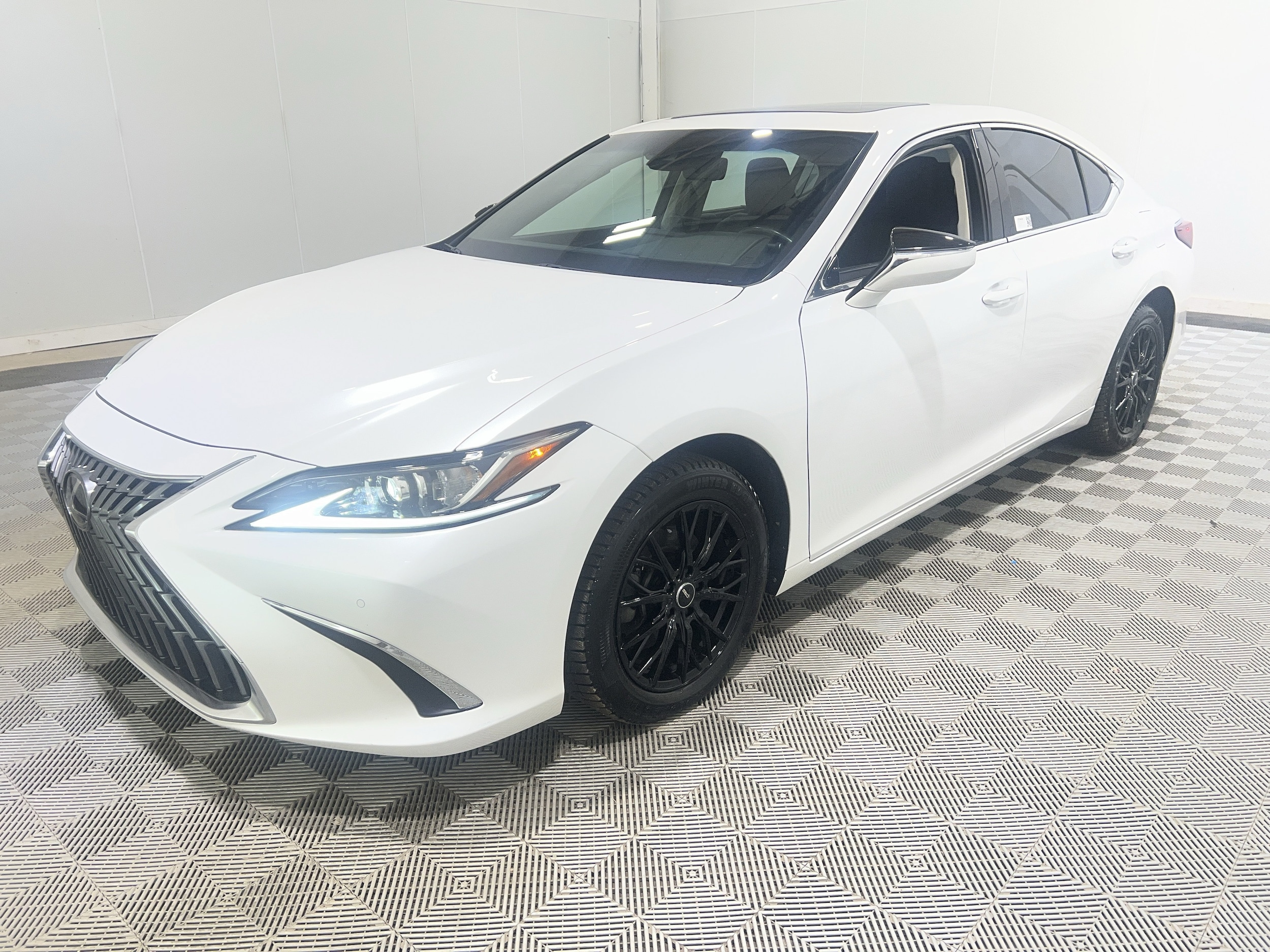 2023 Lexus ES 250