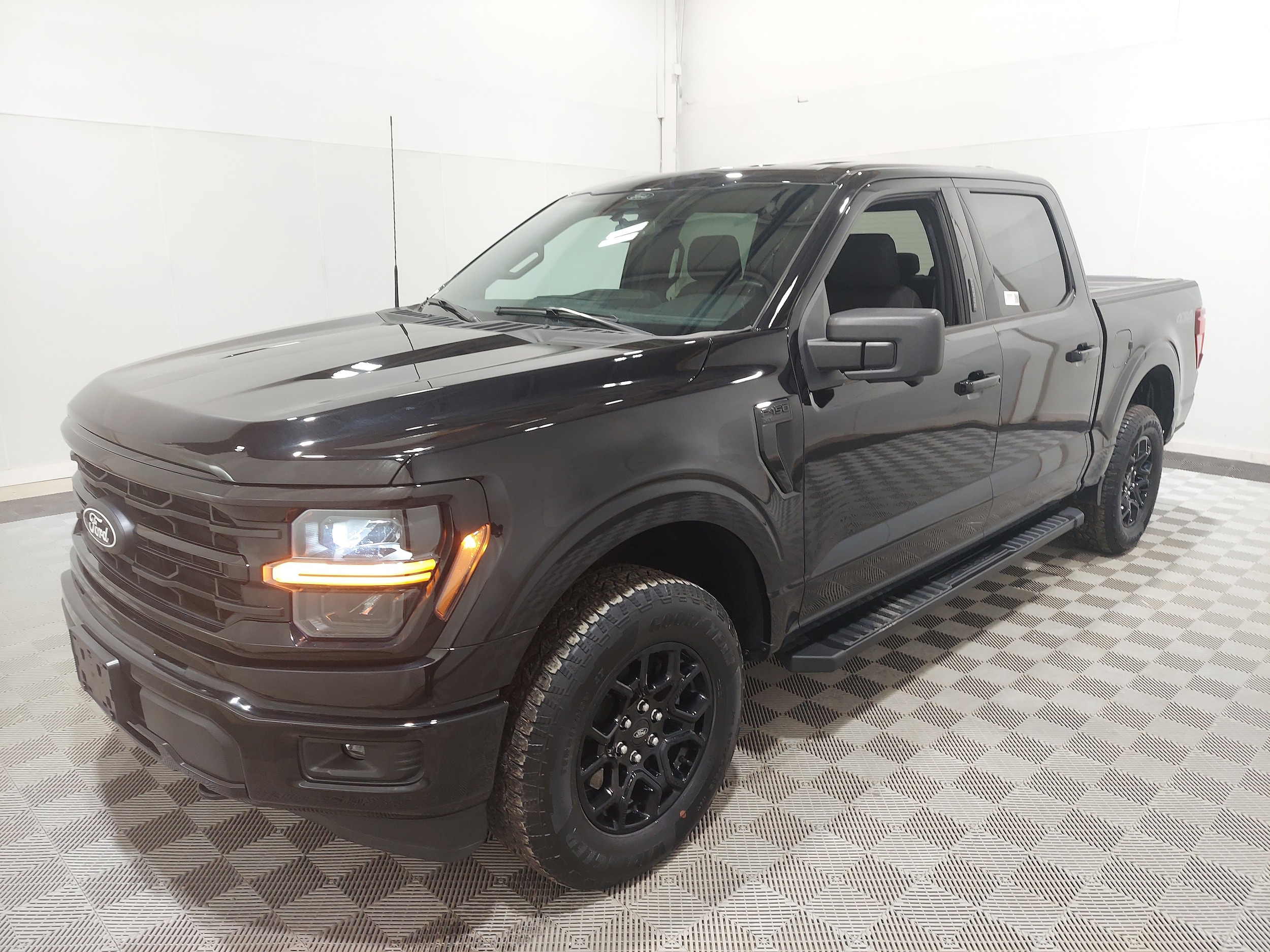 2024 Ford F-150 XLT 4x4 SuperCrew 145 in's photo