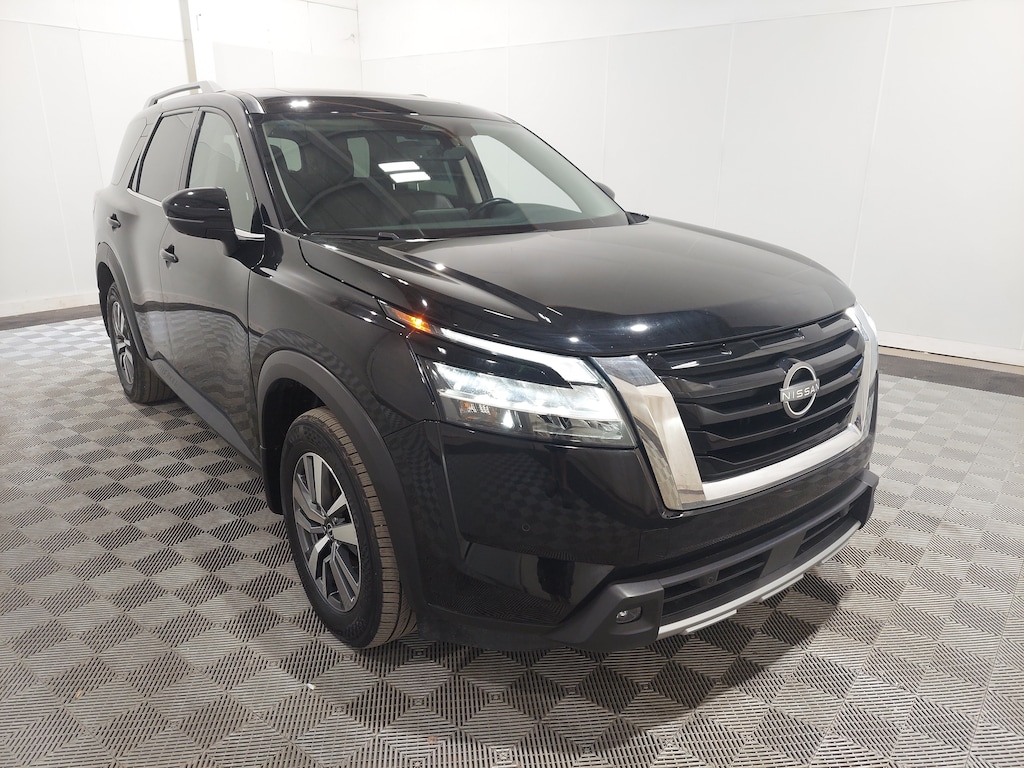 Used 2024 Nissan Pathfinder SL