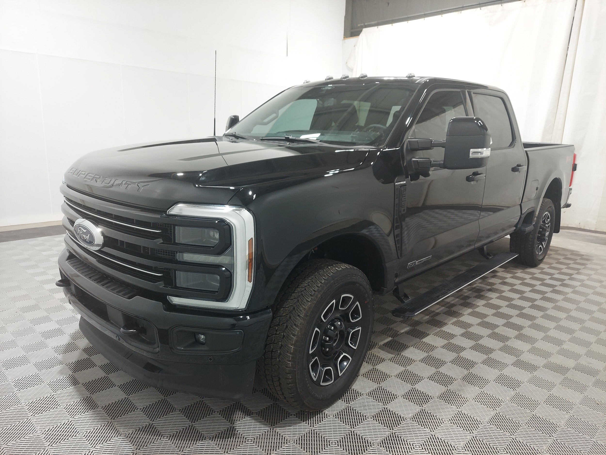 2025 Ford F-250 Platinum 4x4 Crew Cab 8' Box's photo