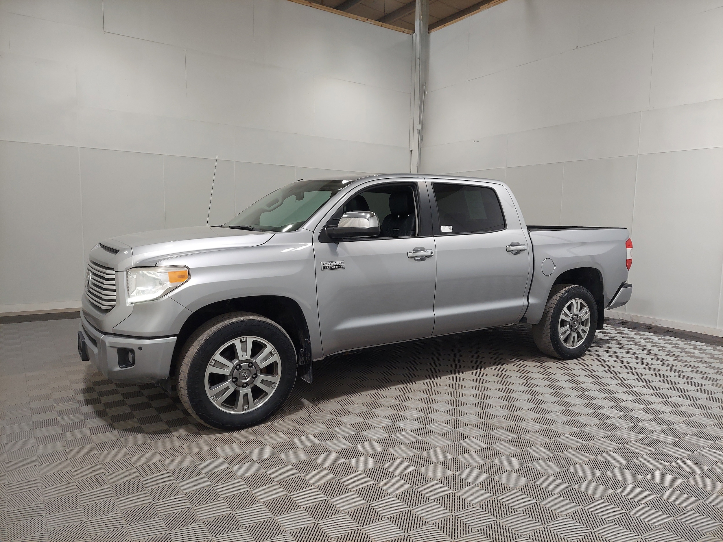 2016 Toyota Tundra Platinum's photo