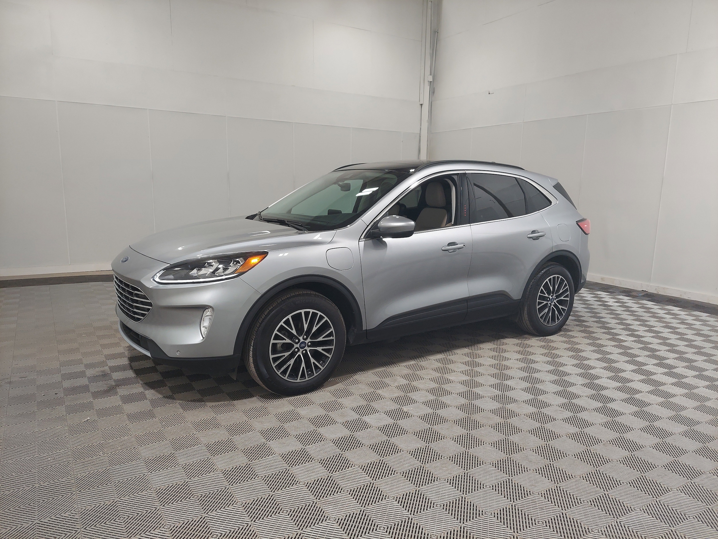 2022 Ford Escape Titanium's photo