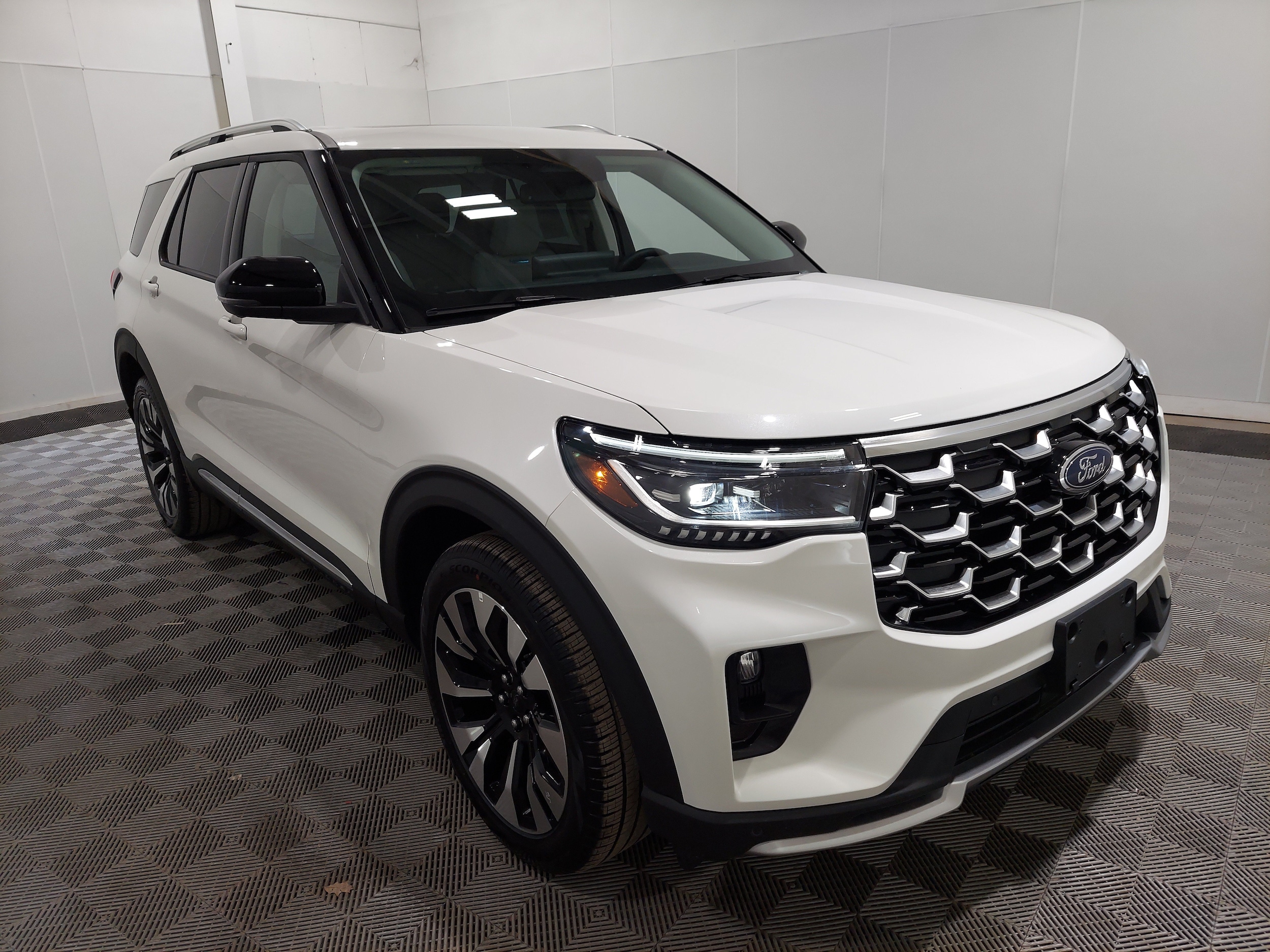2026 Ford Explorer Platinum - Photo 4