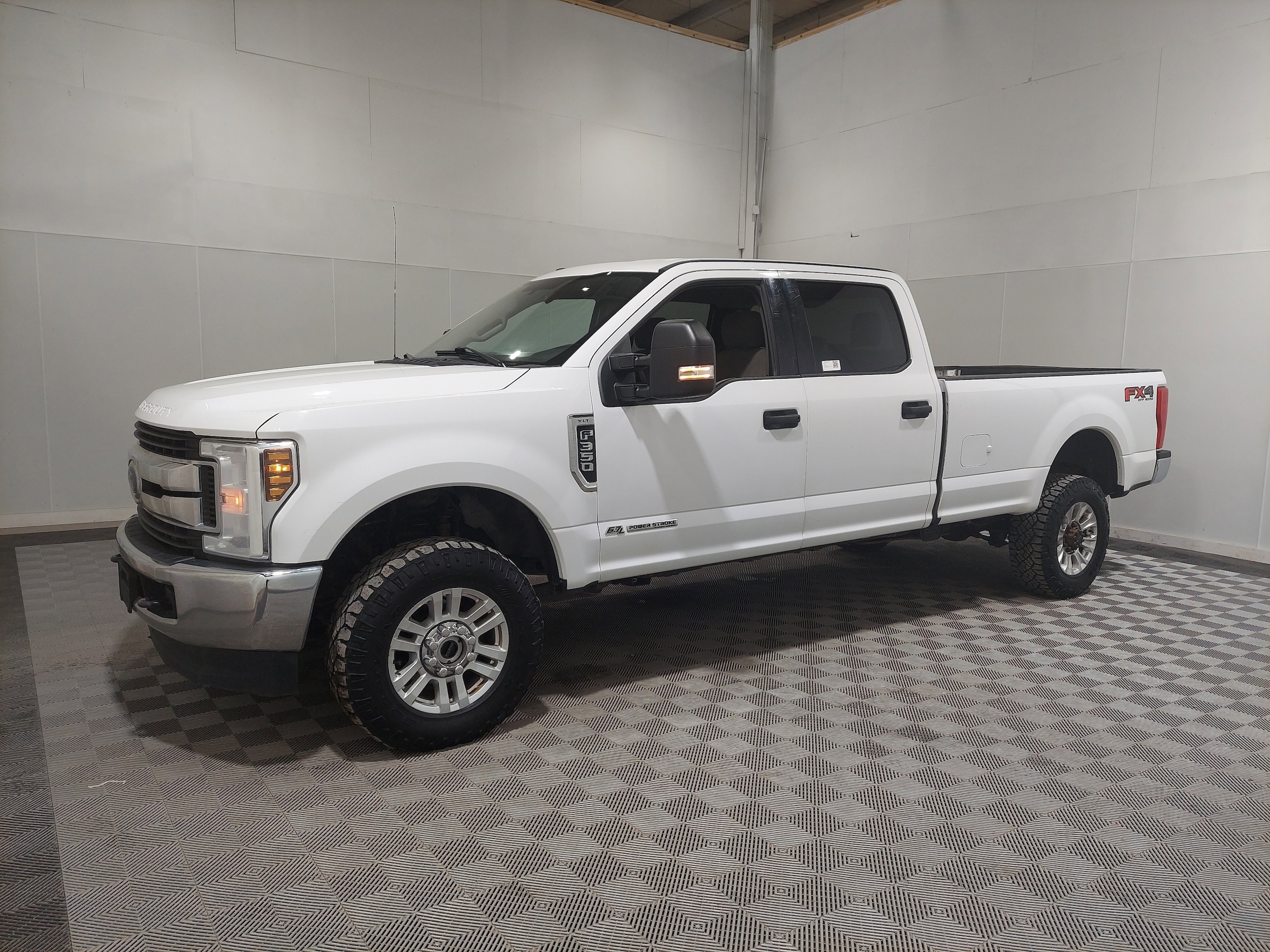 2018 Ford F-350 Super Duty XLT's photo