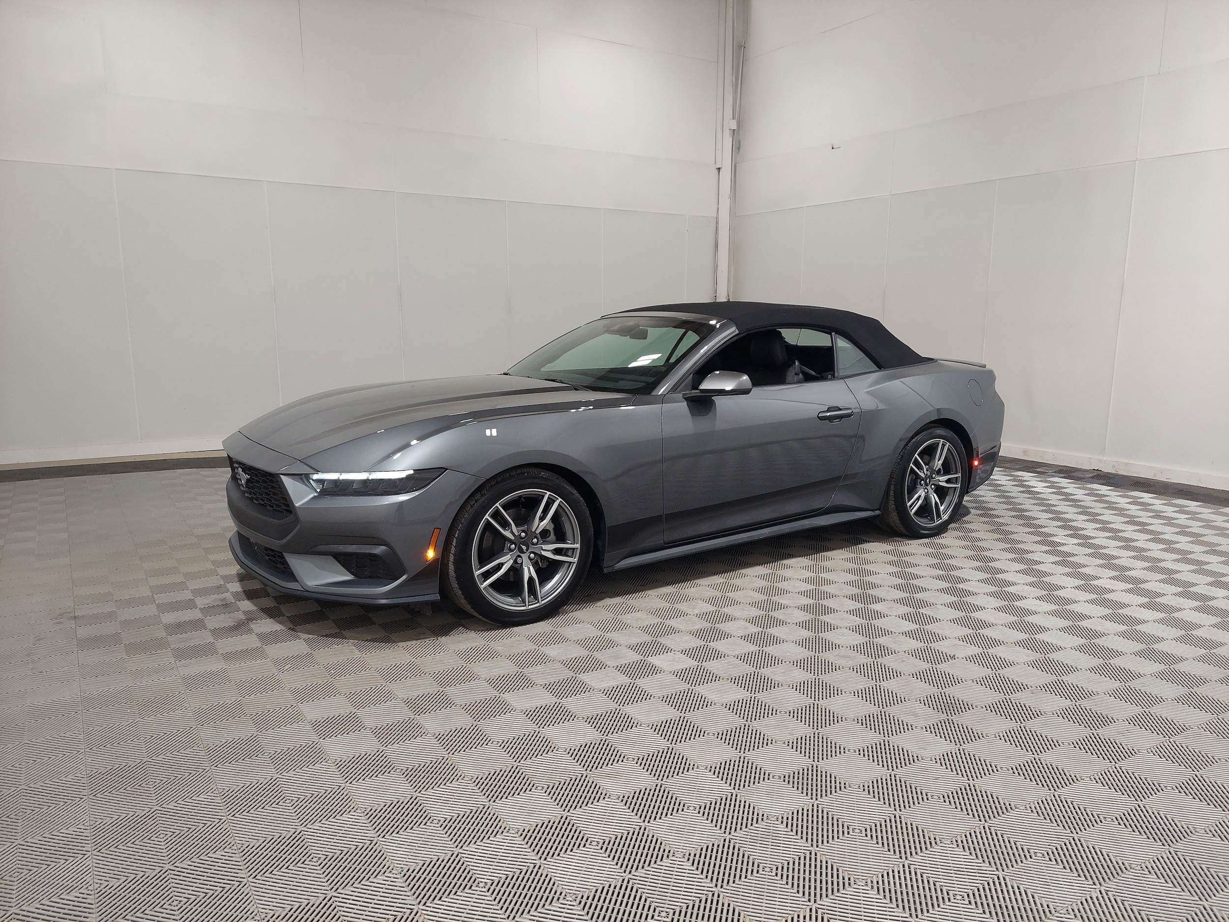 2025 Ford Mustang EcoBoost Premium's photo