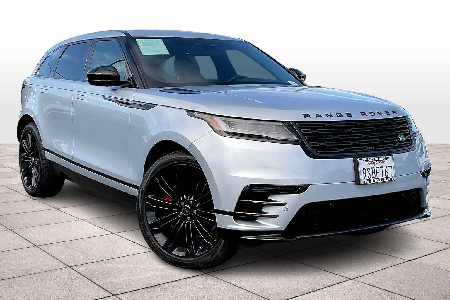 2025 Land Rover Range Rover Velar SE photo 2