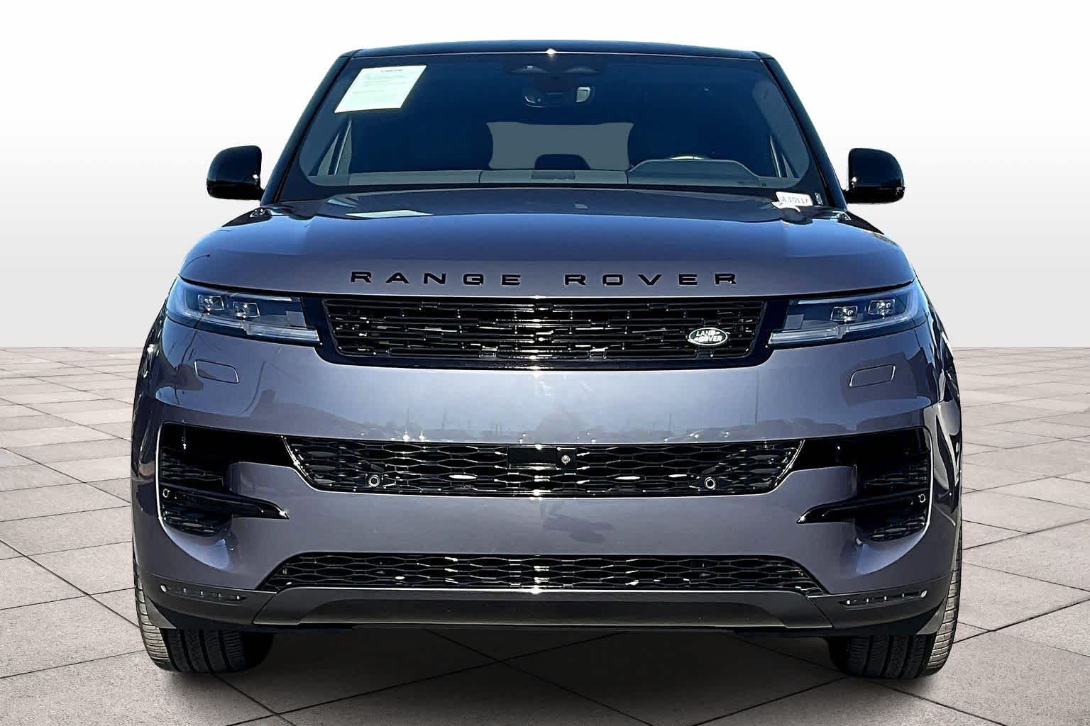 2025 Land Rover Range Rover Sport SE photo 3