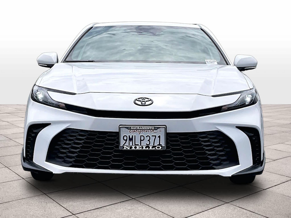 Used 2025 Toyota Camry SE AWD (SE)