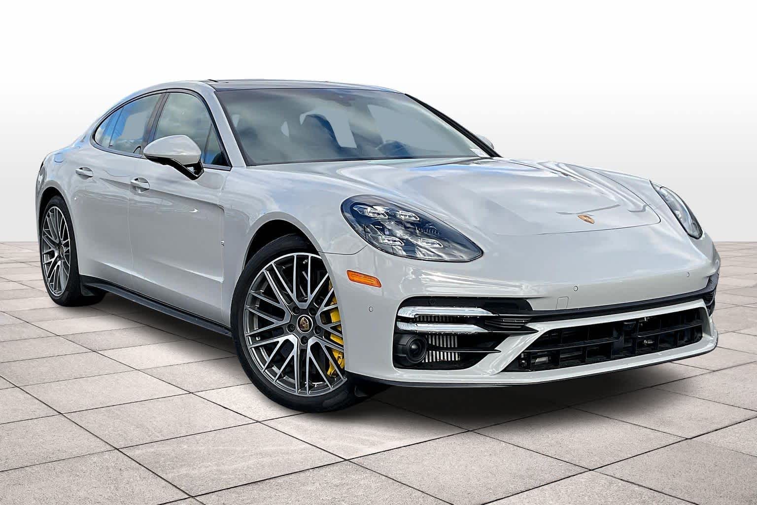 2022 Porsche Panamera Turbo S photo 2