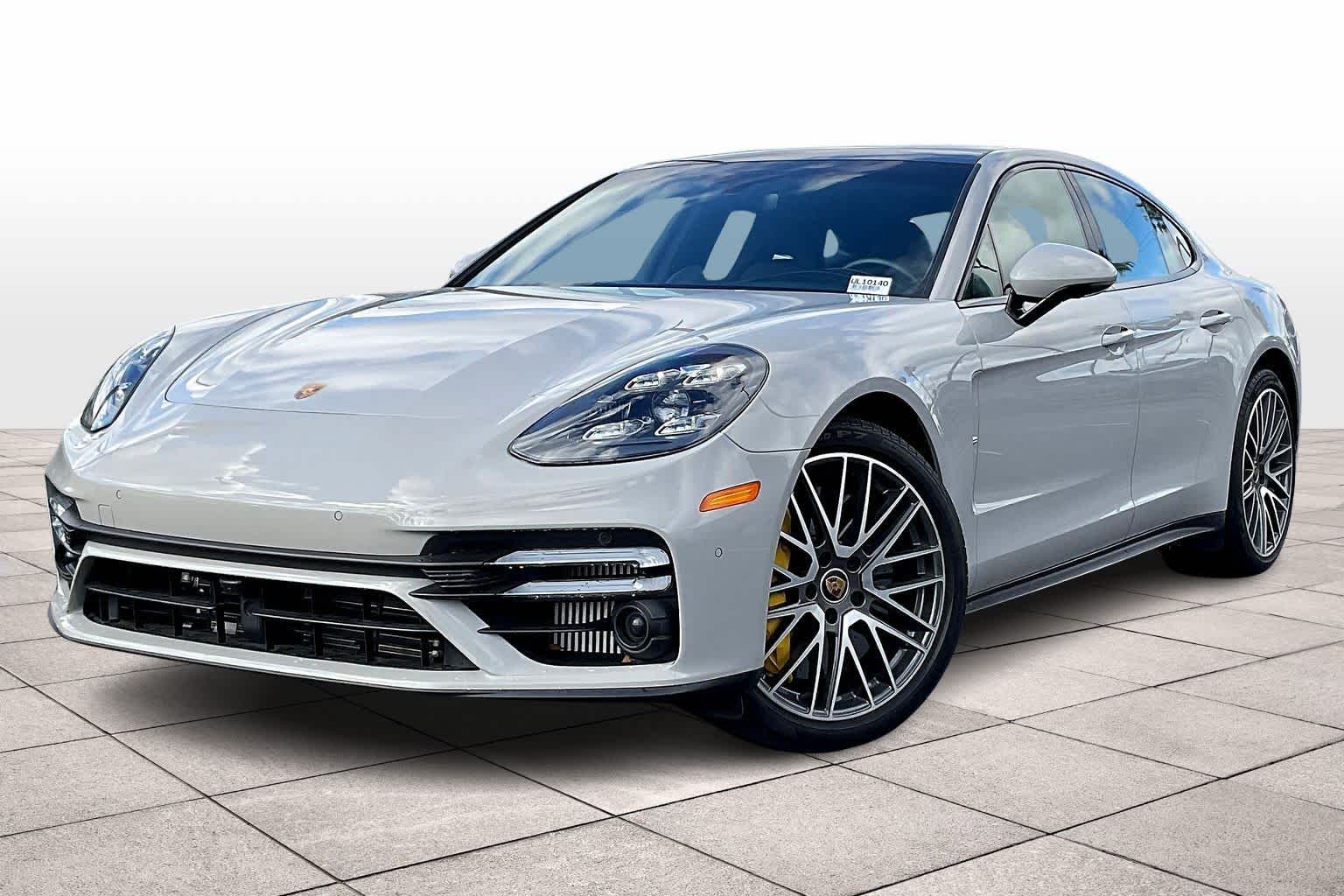 2022 Porsche Panamera Turbo S's photo