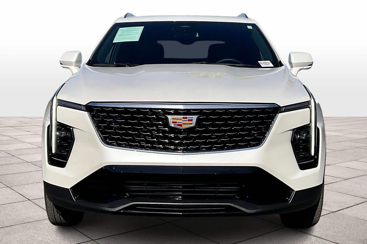 2025 Cadillac XT4 Premium Luxury photo 3