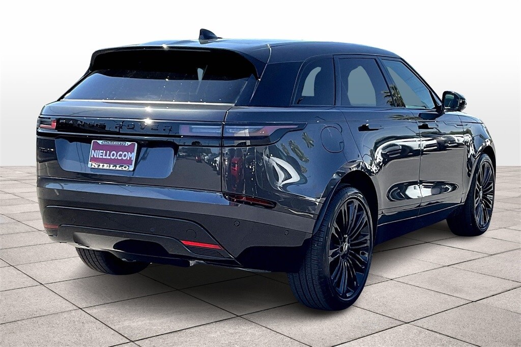 2026 Land Rover Range Rover Velar SE photo 4