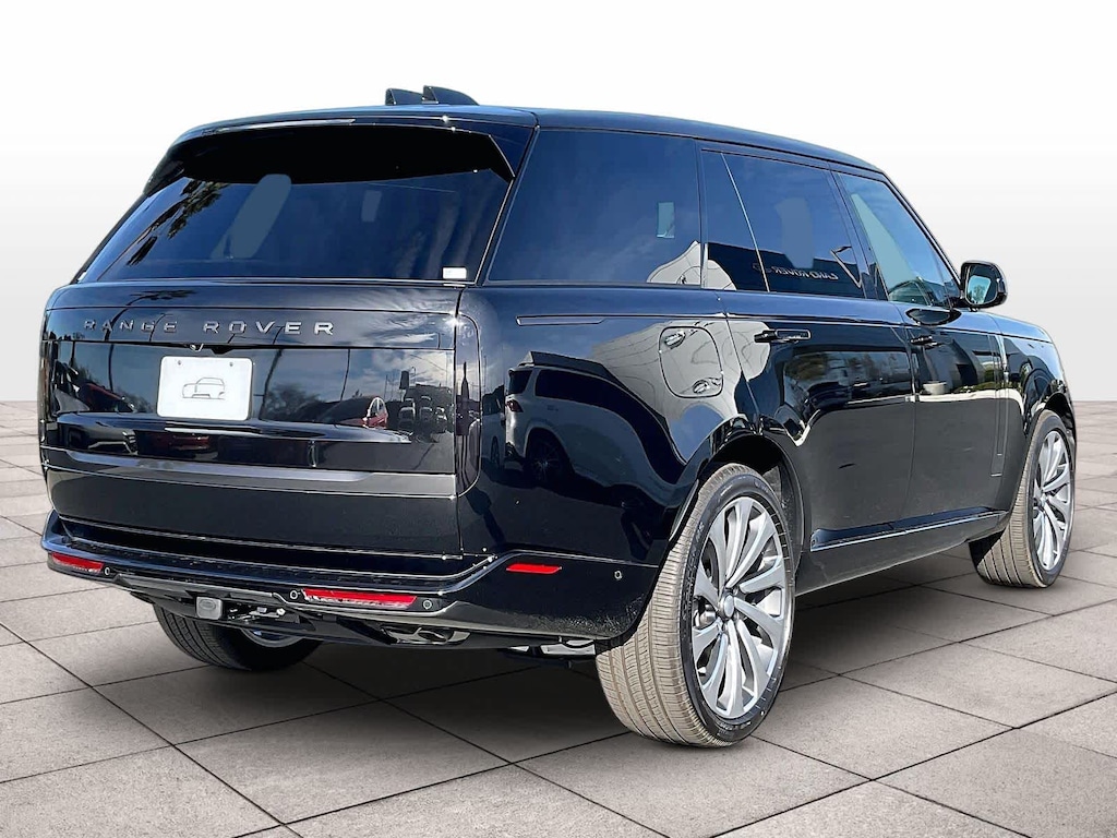 New 2025 Land Rover Range Rover SE 7-Seats SUV