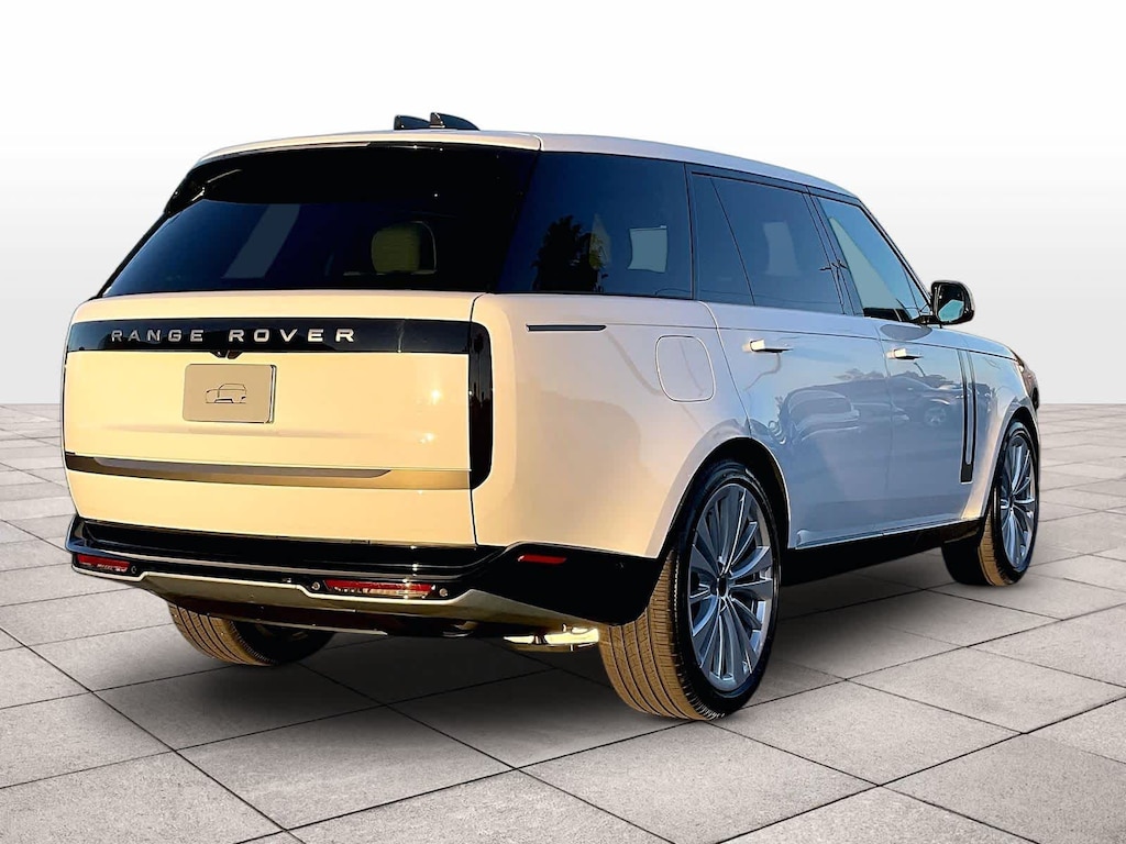 New 2026 Land Rover Range Rover SE 7 Seats SUV