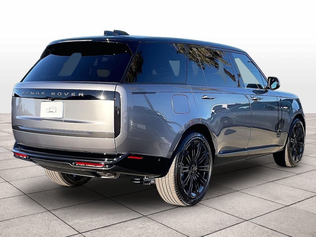 New 2026 Land Rover Range Rover SE LWB 7-Seats / V8 SUV