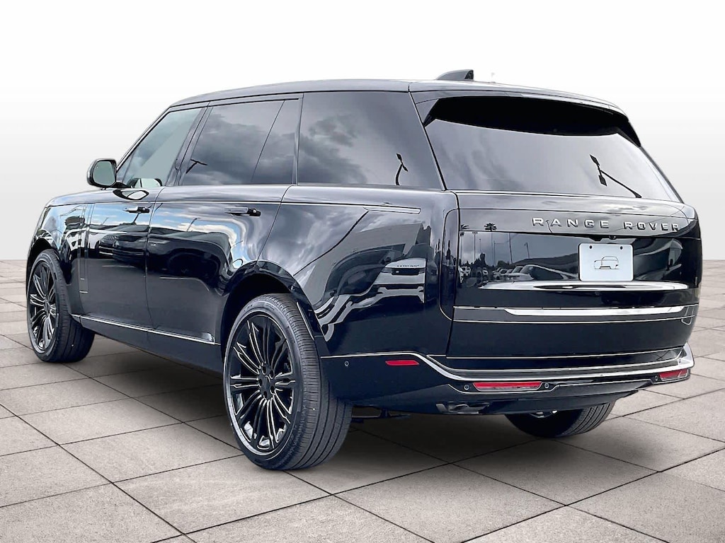 New 2026 Land Rover Range Rover SE LWB 7-Seats / V8 SUV