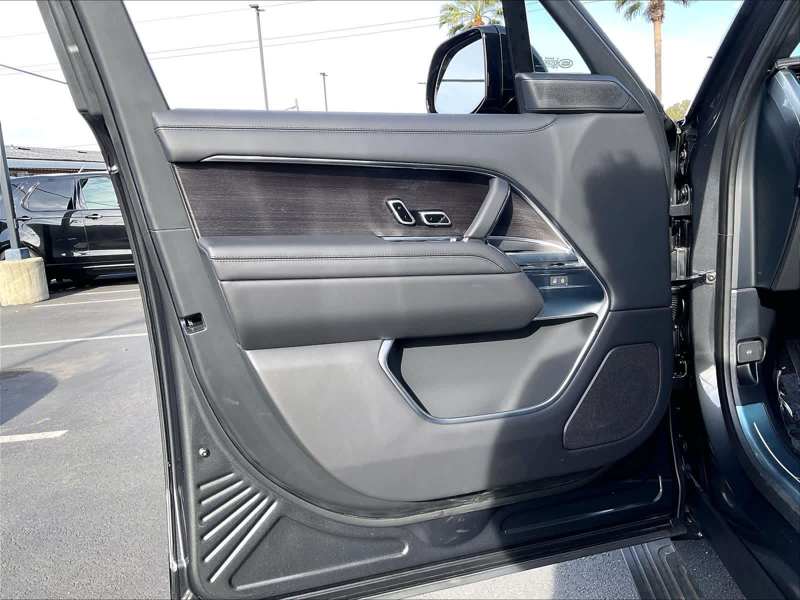 2025 Land Rover Range Rover SE - Photo 24