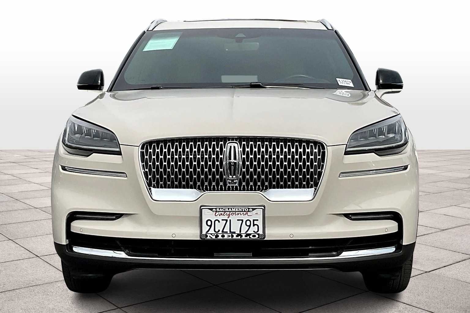 2022 Lincoln Aviator Reserve photo 3
