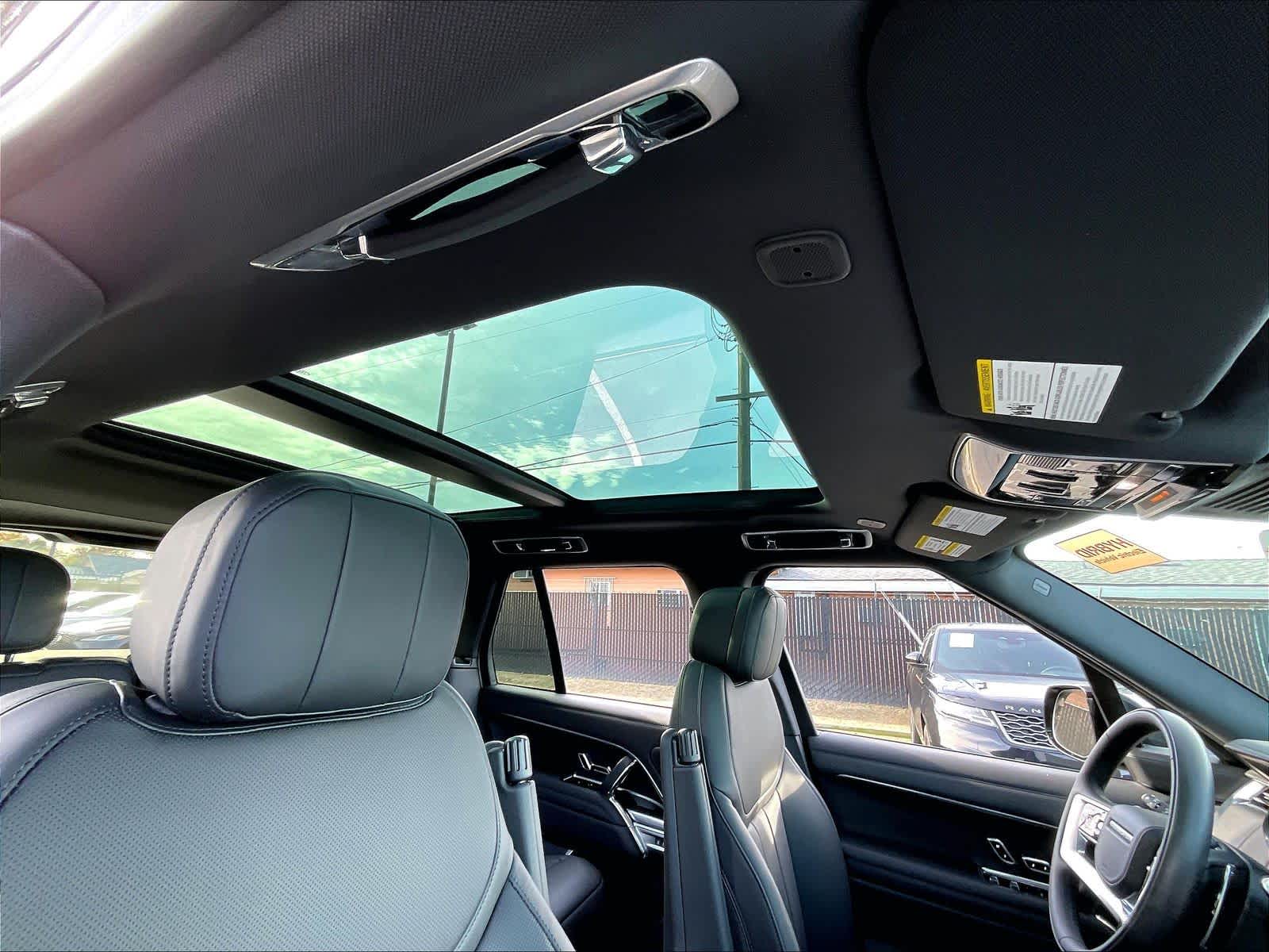 2025 Land Rover Range Rover SE - Photo 29