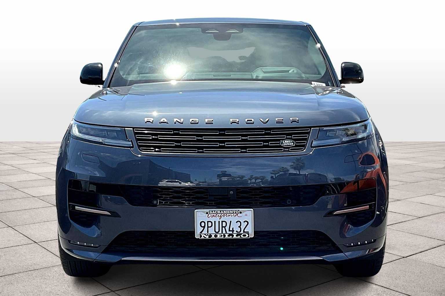 2024 Land Rover Range Rover Sport SE photo 3