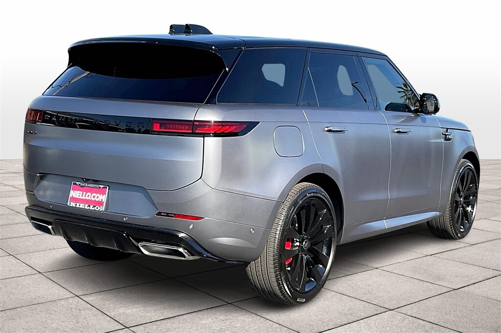 2025 Land Rover Range Rover Sport SE photo 4