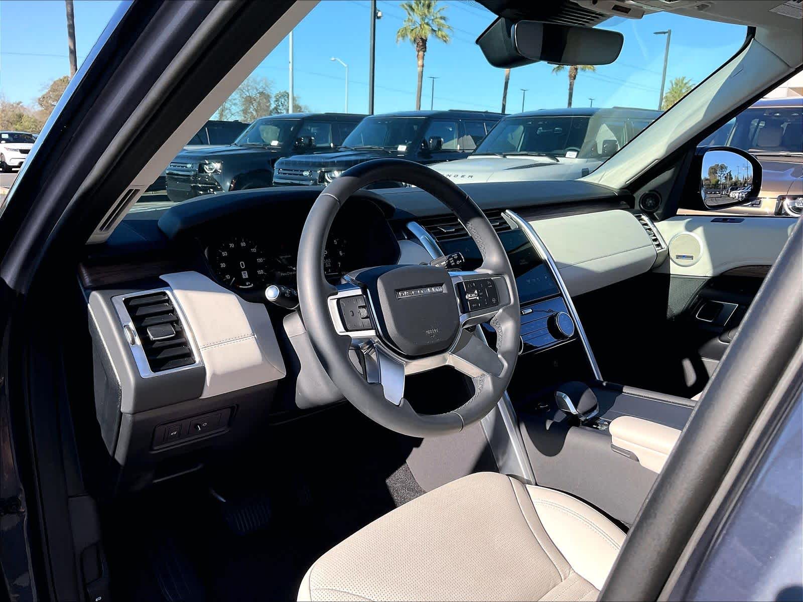 2025 Land Rover Discovery S - Photo 16