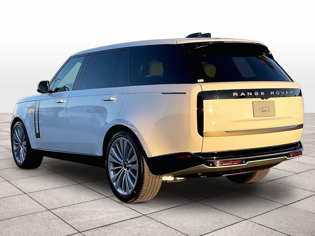 New 2026 Land Rover Range Rover SE 7 Seats SUV