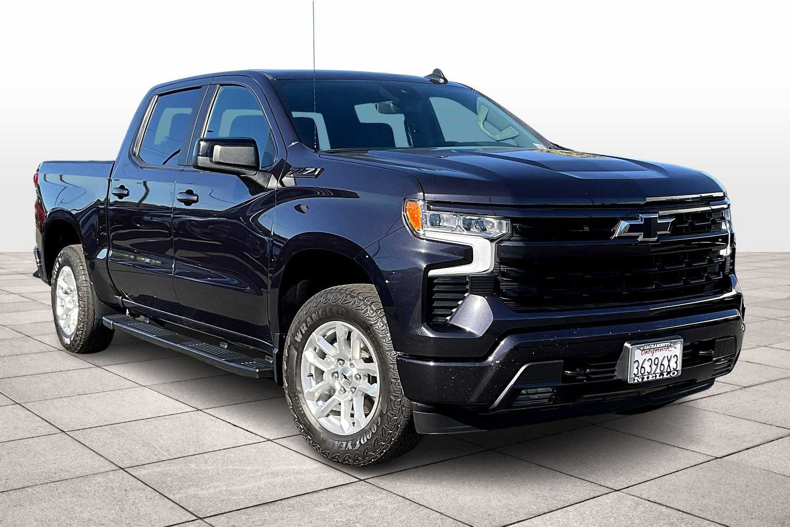 2023 Chevrolet Silverado 1500 RST photo 2