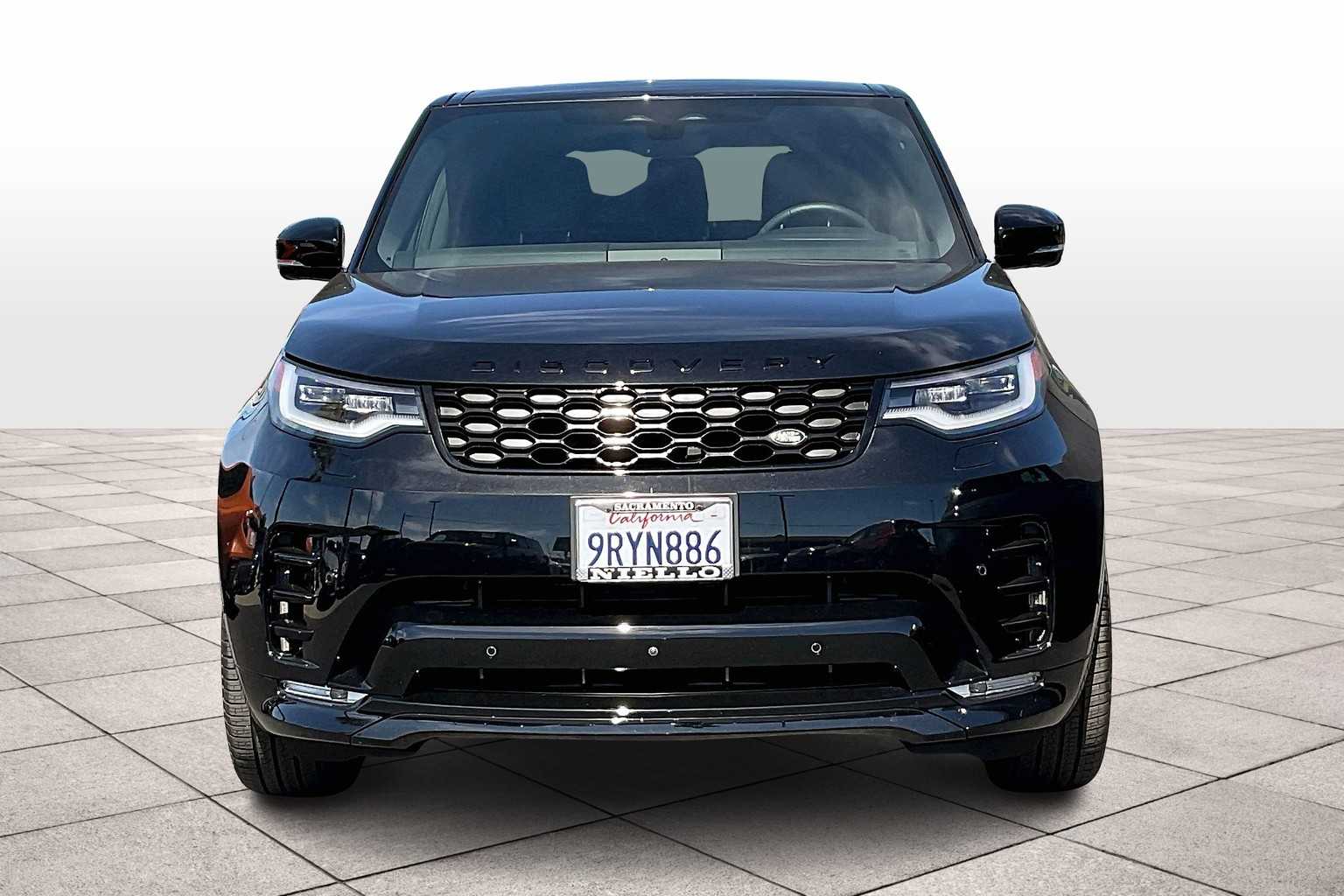 2025 Land Rover Discovery SE photo 3