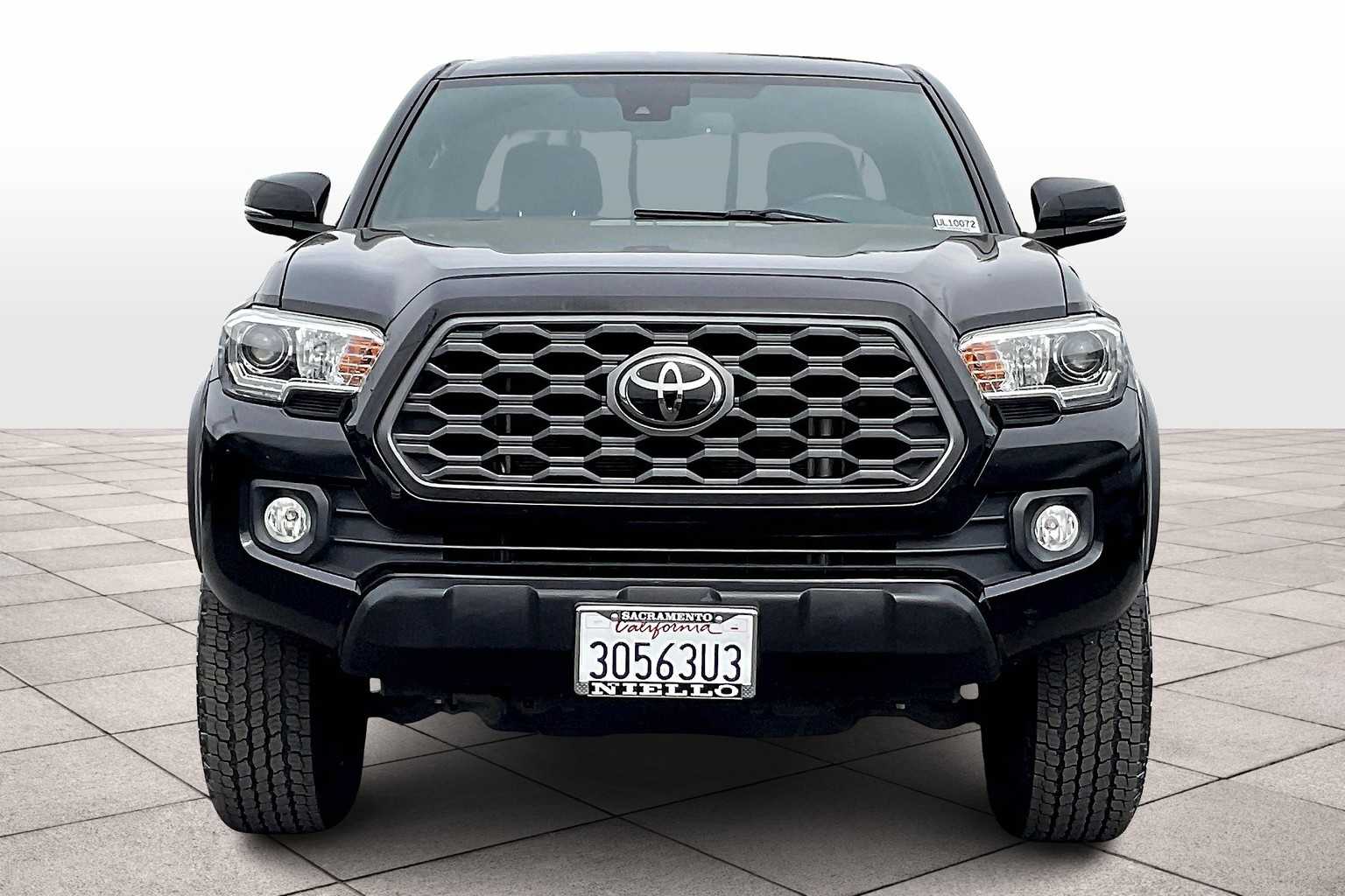 2021 Toyota Tacoma SR5 Double Cab V6 photo 3