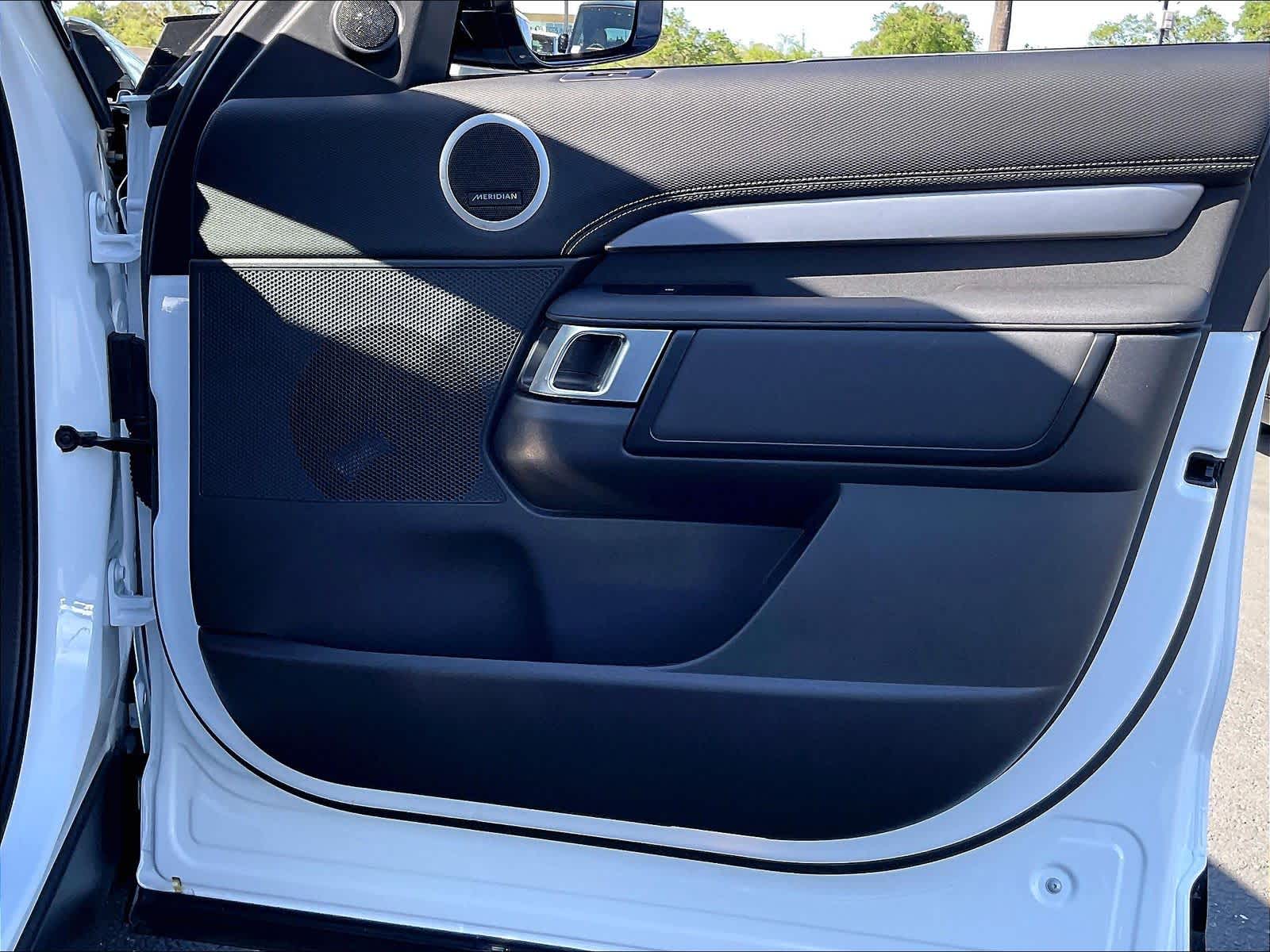 2025 Land Rover Discovery Dynamic SE - Photo 25