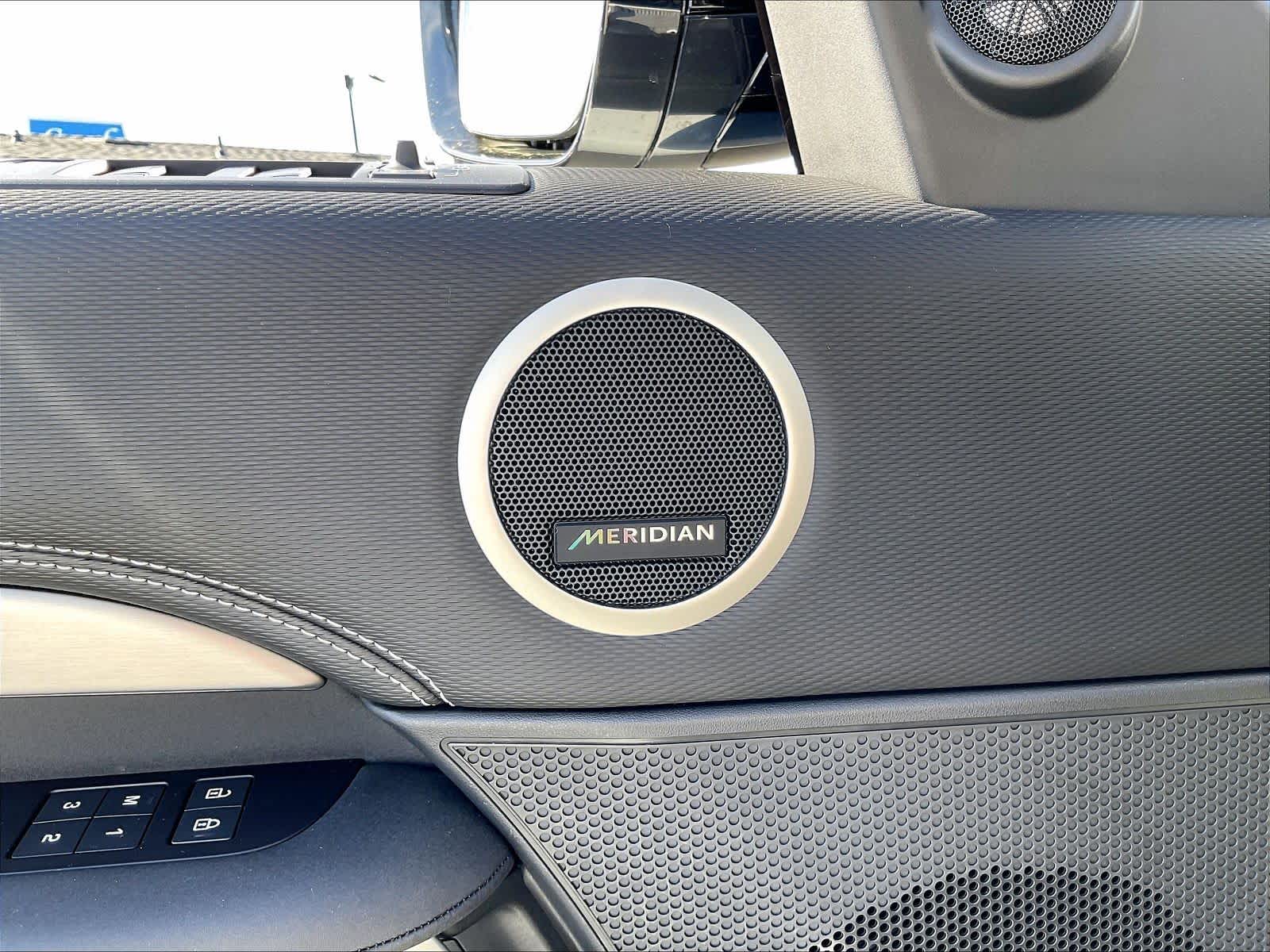2025 Land Rover Discovery Dynamic SE - Photo 33