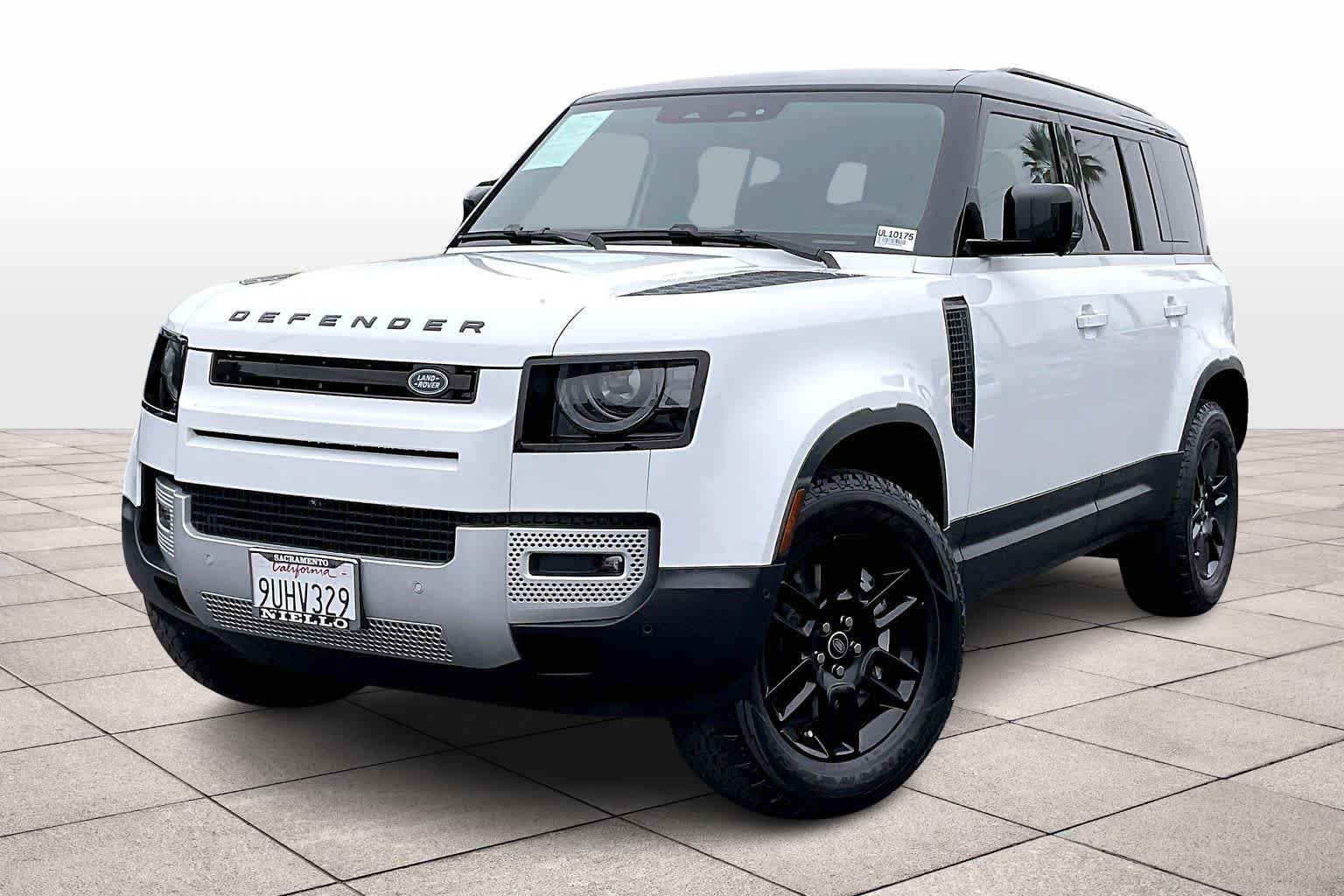 2025 Land Rover Defender S's photo