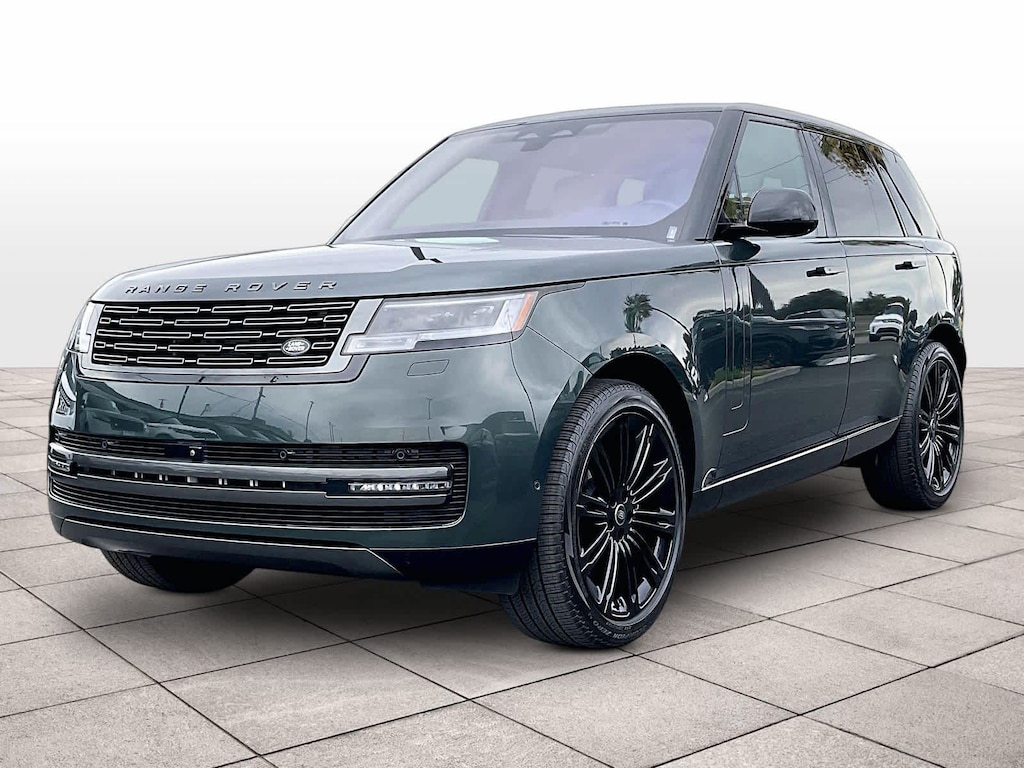 Used 2023 Land Rover Range Rover SE P400 SWB