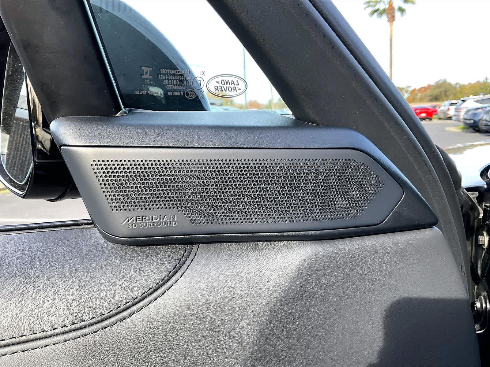 2025 Land Rover Range Rover SE - Photo 22