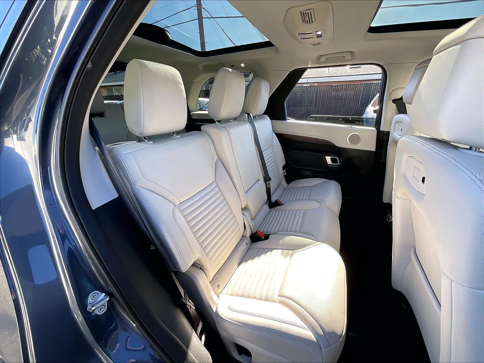2025 Land Rover Discovery S - Photo 29