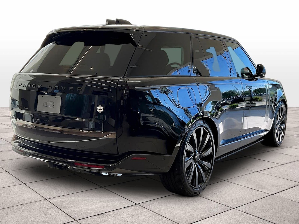 New 2026 Land Rover Range Rover SV Signature Suite SUV