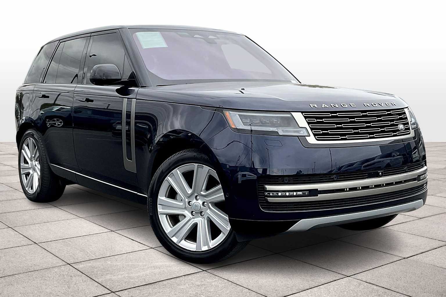 2023 Land Rover Range Rover SE photo 2