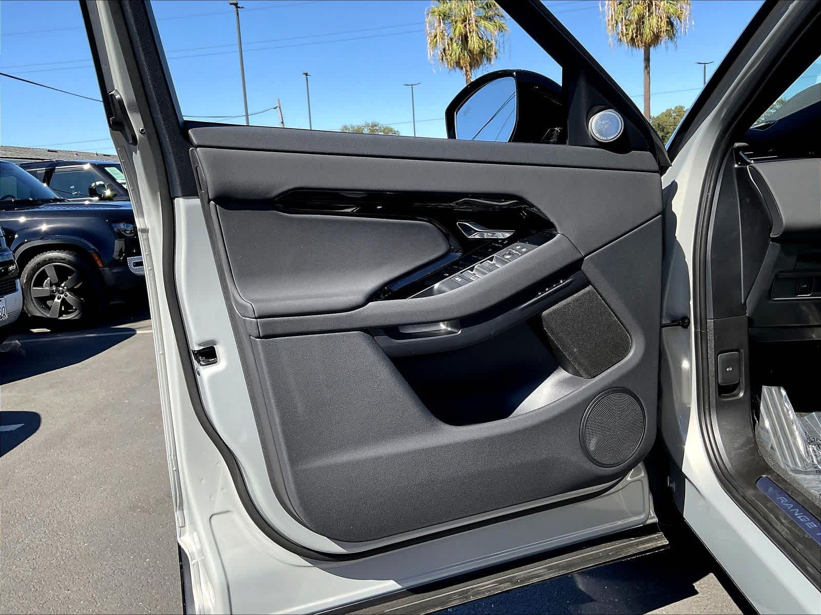 2026 Land Rover Range Rover Evoque Dynamic SE - Photo 24