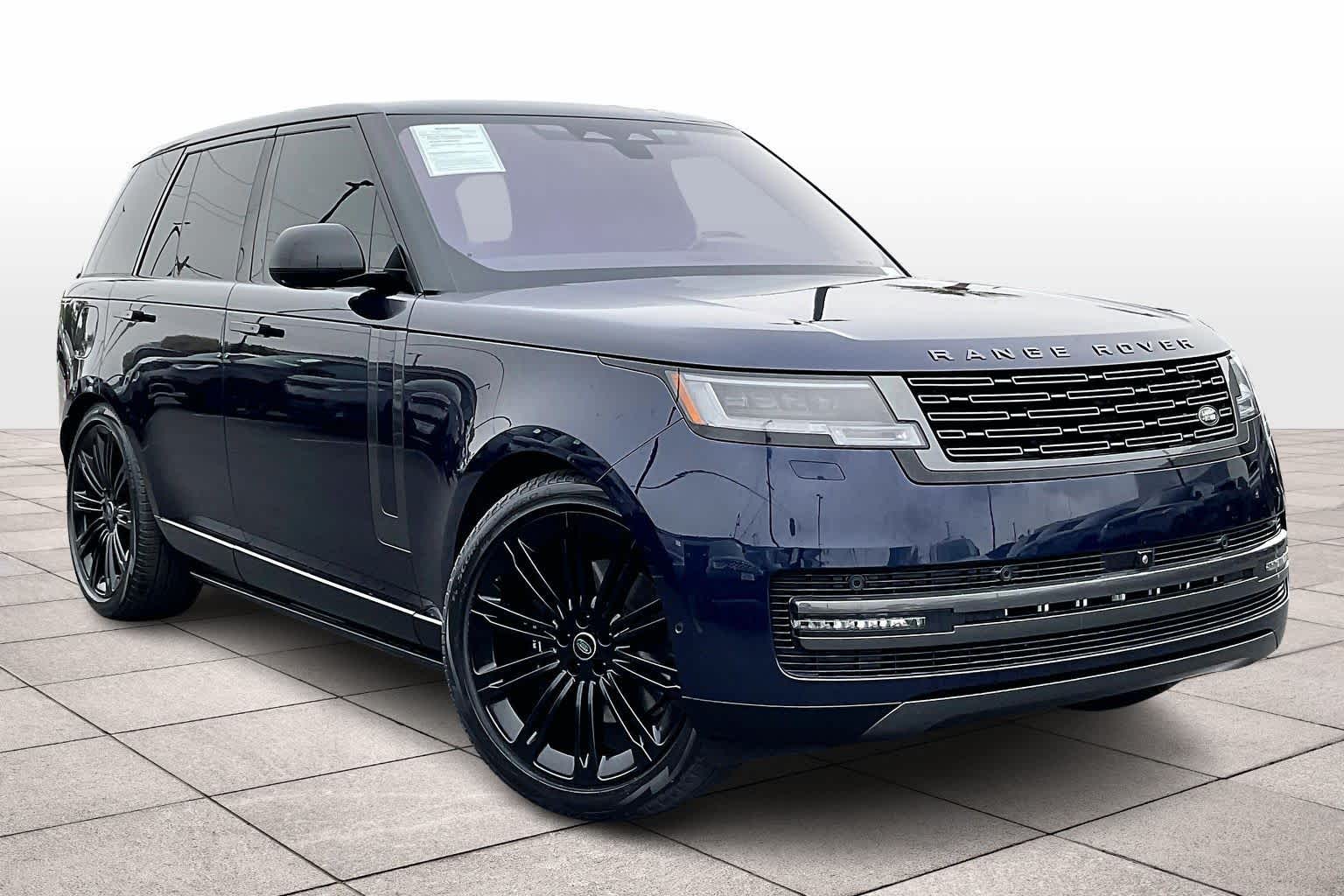2023 Land Rover Range Rover SE photo 2