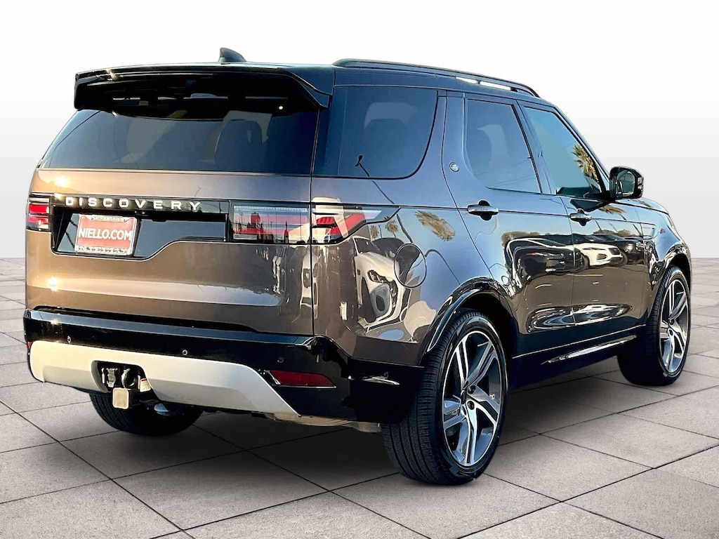 New 2025 Land Rover Discovery Metropolitan Edition SUV
