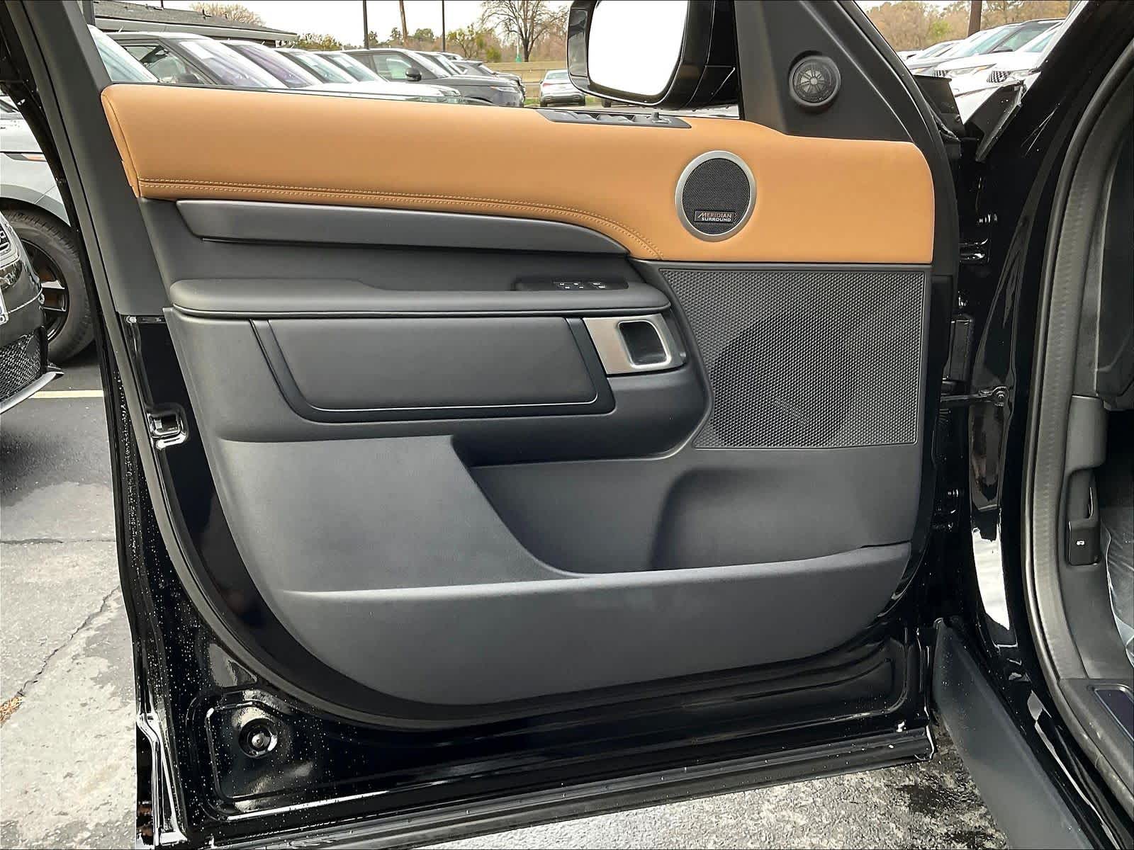 2025 Land Rover Discovery Metropolitan Edition - Photo 24
