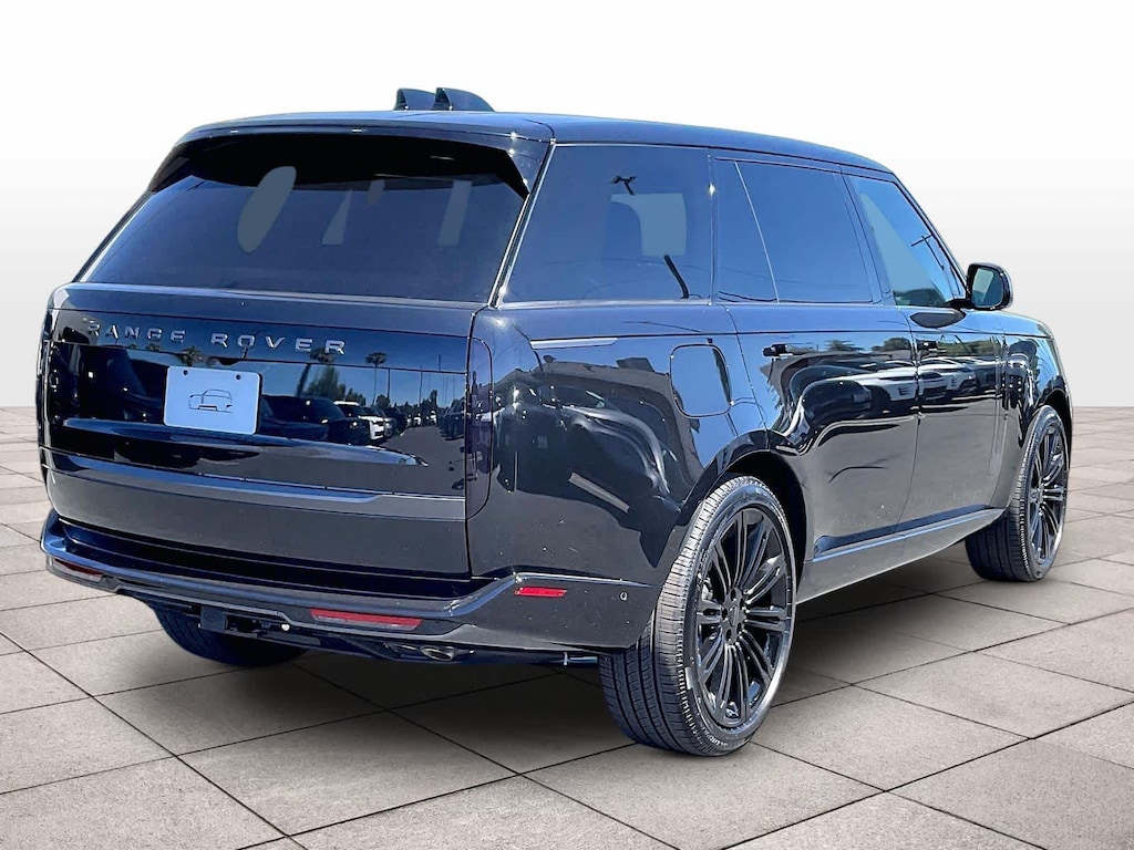 New 2026 Land Rover Range Rover SE LWB 7-Seats / V8 SUV