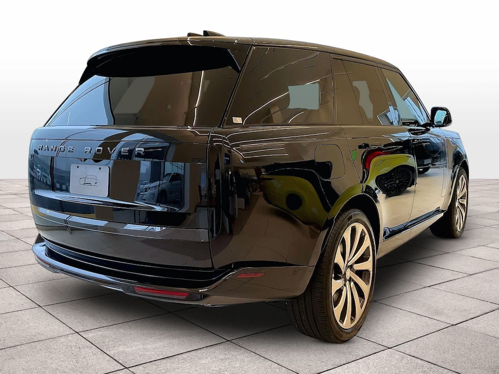 New 2025 Land Rover Range Rover SE SUV